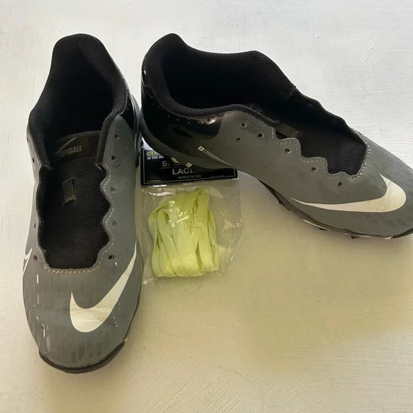 Nike Softball Cleats Gray/Black Athletic Shoes 5 yrs - Picture 1 of 6